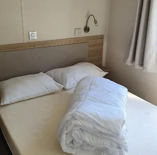 캠프장 Superbe Mobil 3 F51 생장드몽