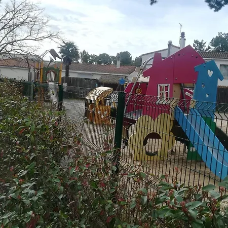 مكان تخييم Superbe Mobil 3 F51 *