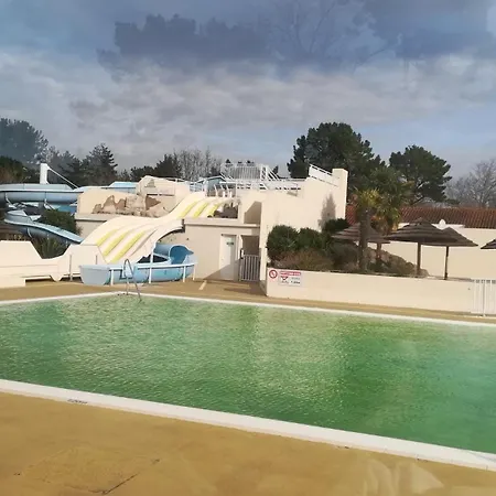 Superbe Mobil 3 F51 Parque de Campismo *